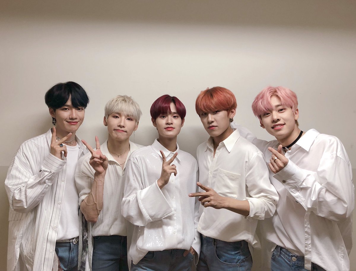 woojinaak1102's tweet photo. 너무너무사랑스러운예삐들
#AB6IX_ABNEW_100DAYS
함께여서행복했고앞으로더행복할
#에이비식스_에비뉴_축100일
에비뉴와에이비식스의백일을추카해 https://t.co/8OJKg0wY3n