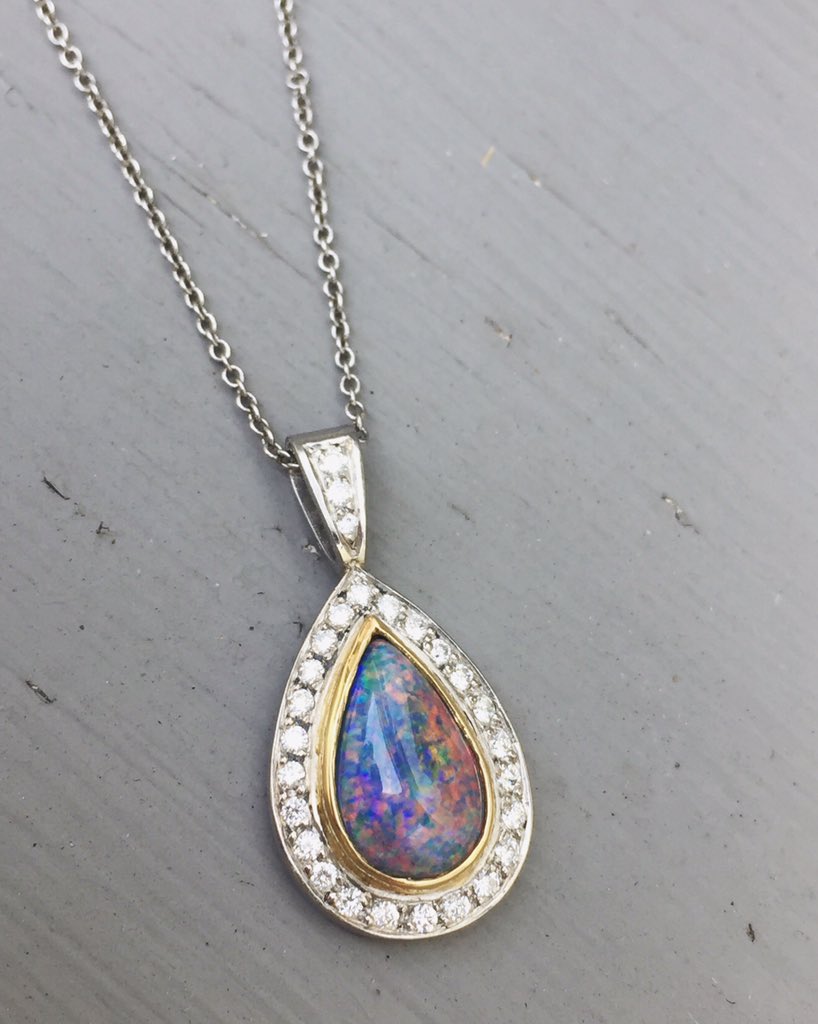 Iridescence dancing in the sun...  #opal #opaldoublet #iridescence #colour