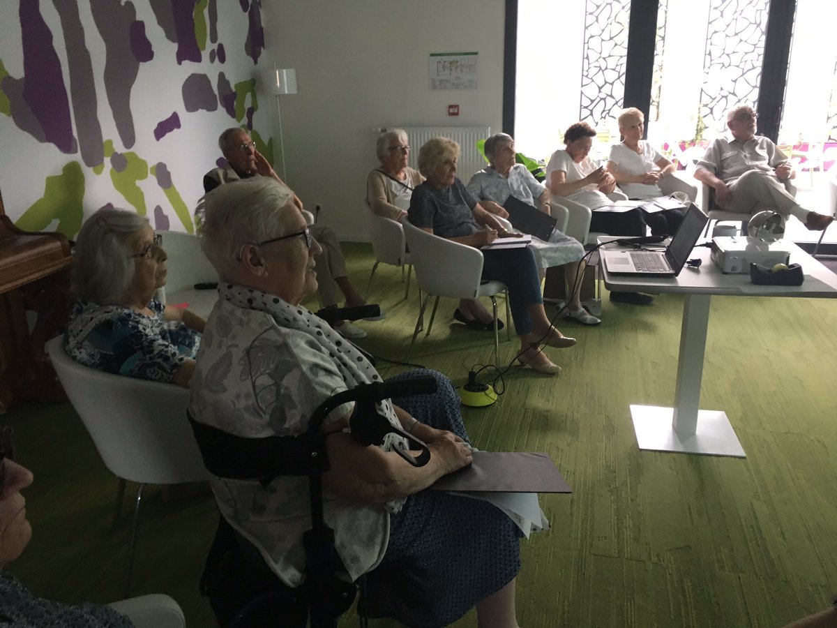 senDijon21's tweet photo. Présentation ateliers prévention santé de la FAPA SENIORS 21.
L’atelier « équilibre prévention des chutes » débutera aux #SENIORIALES DIJON le 16 septembre. L’aventure durera 12 semaines https://t.co/9QZmw6P8c0