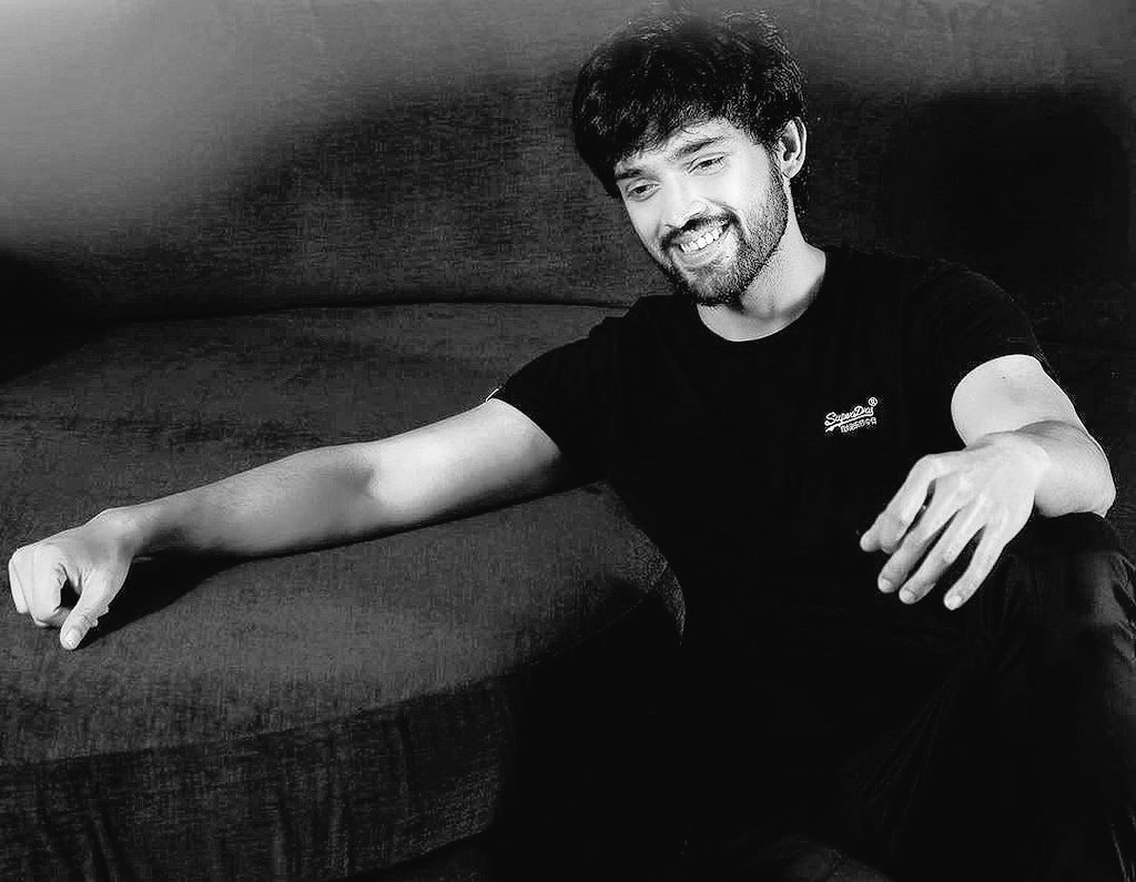 bestofparth's tweet photo. @LaghateParth ❤ | #ParthSamthaanWinningHearts https://t.co/3pXkTua9hC