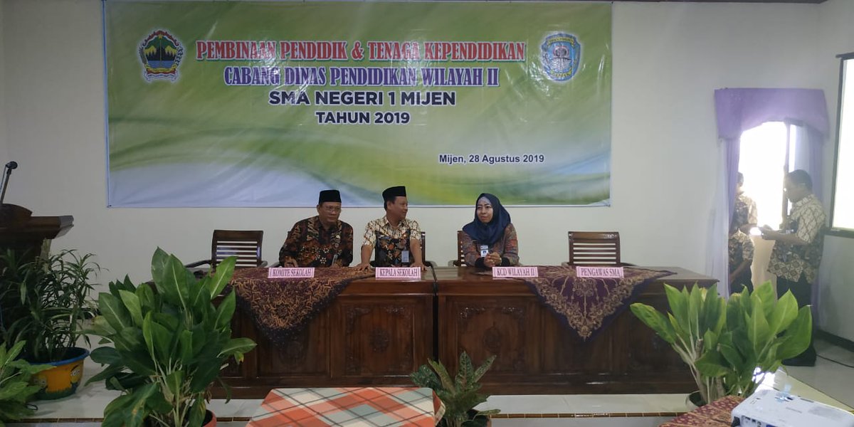 cabdindikwil2's tweet photo. Peresmian gedung serbaguna dan serah terima bantuan oleh komite sekolah kepada Kepala SMAN 1 Mijen Demak, wujud dukungan orangtua siswa utk peningkatan mutu sekolah #majubersamahebatsemua #ditpsma @pdkjateng https://t.co/IROjtNLNOF