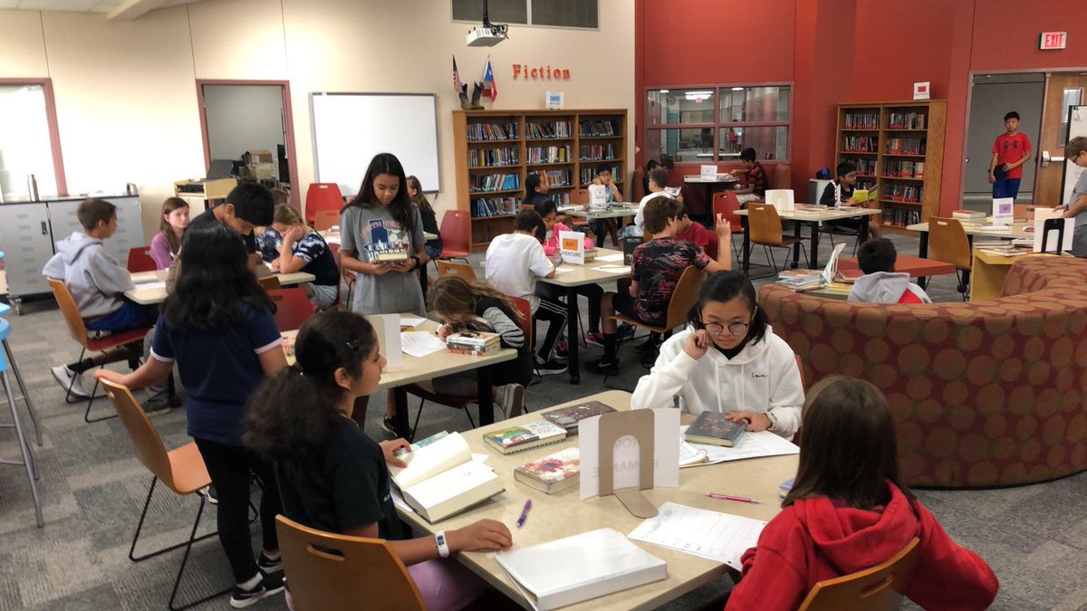 RazaAnnum's tweet photo. Our learners are committing to a “relationship” to new books/genres with book speed dating! 

Learner: “But what happens if we want to break up with a book? Is that okay?”
Me: “That’s okay buddy!” 🤣
Learner: “Cool. I like this!”

 #villagenorth #northreads https://t.co/GKo4uAbniS