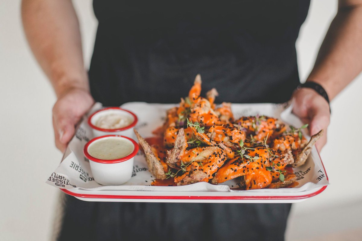 STBKommune's tweet photo. Wing Wednesdays with us at @Kommune_CH  🍗🌶

The only thing you should be doing on a Wednesday evening is eating copious amounts of chicken wings! https://t.co/6CxF40Lrxf