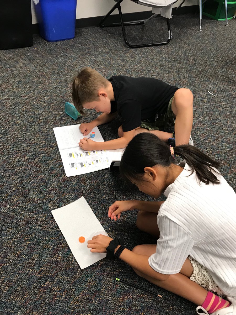 CharlesmMary's tweet photo. Working as a team to save Fred in science!#elliottlearners ⁦@ElliottLearners⁩ ⁦ https://t.co/dioWF0ubvf