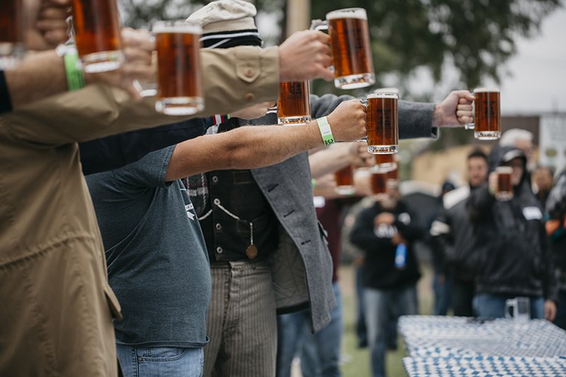 Oktoberfest Hays (Oktoberfesthays) / Twitter