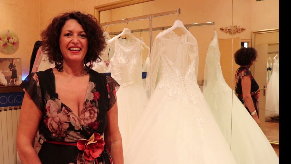 CNAFerrara's tweet photo. Le imprese che partecipano a “La Moda in Castello” edizione 2019 si raccontano. Katia Artioli ci spiega come è nato e qual è la filosofia dell'Atelier Il Sogno, specializzato in abiti da sposa e da cerimonia a Ferrara https://t.co/CJ5nqlfotO https://t.co/Matw9KvvAK