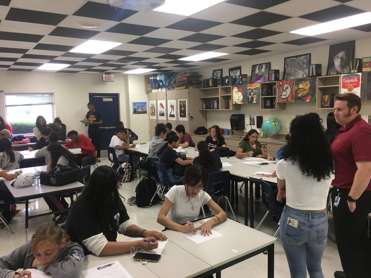 bhs_nahs's tweet photo. Good morning artists!!  We had an amazing first meeting last week and this is just a reminder that we have a meeting today after school in Mrs.Rios room I-121 from 2:55 to 4:30pm #NAHS @BHS_Broncos https://t.co/Bd7DVKZIP8