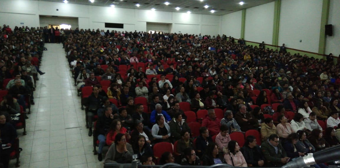 cutcolombia's tweet photo. .@cutnarino @cutcolombia @simananarino con multitudinaria asamblea magisterio en Pasto, cumple con la tarea del paro nacional de 48 horas @fecode #VamosConFecode https://t.co/7Y5jjRvxrq
