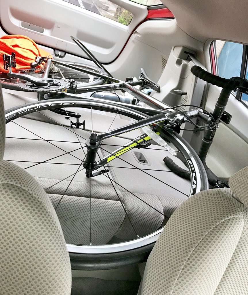 ときひろみ とっきー そうそう インサイトさん ロードバイク余裕で積めました インサイト乗ってて良かった W Honda インサイト ロードバイク 最初 分解せずに横向きで積むって知った時 衝撃だったけどw オートバイじゃできない技だね