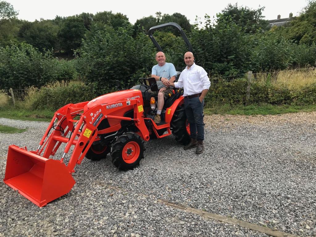 ListerWilderGC's tweet photo. The @KubotaUK B2261 is an excellent choice for our small holder and equestrian customers. This one was delivered today by our @GerrishMr from our #Kent depot. To see for yourself how good they are give us a call to book your demo #saleswithservice #orangeoli #marketleaders https://t.co/FGTv7BymWa