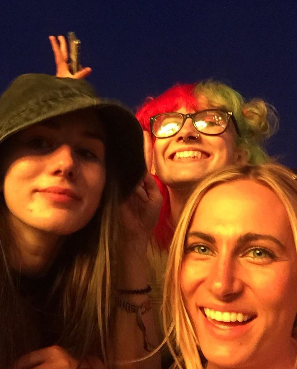 archivejennaa's tweet photo. jenna with fans recently https://t.co/131Wbfix1h