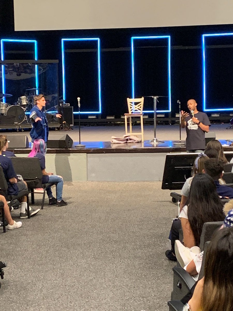 We’re privileged to have nationally renowned motivational speaker Dr. Laymon Hicks leading off our 3rd annual GUHSD ASB Student Leadership conference this morning ! #guhsdtweet