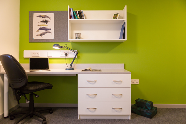 Newcastle's Portland Green Student Village has modern, en-suite rooms in a friendly, purpose-built student accommodation. 

Facilities and features include super-fast Wi-Fi, bills included, social spaces, study areas and a new fitness studio! #clearing istudentaccommodation.com/newcastle/resi…