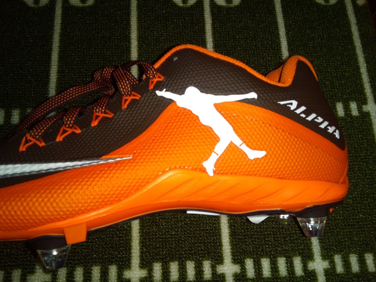 CompletionAth7's tweet photo. The catch cleats!!!!! @obj https://t.co/dXaUQPACdx
