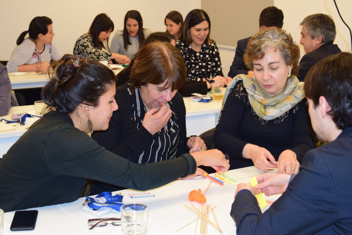 Red_Apis's tweet photo. #RedApis junto a @Banchile Inversiones estamos trabajando por una cultura más inclusiva, realizando un taller para hablar sobre inclusión y Discapacidad. Excelente experiencia!!. https://t.co/oECVPfnMmX