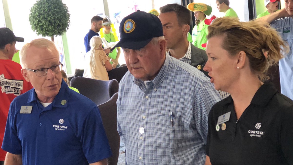 CortevaUS's tweet photo. A big thank you to @USDA @SecretarySonny for stopping by just moments ago to #ExploreCorteva at #FPS19! https://t.co/Pub6XCjqPS