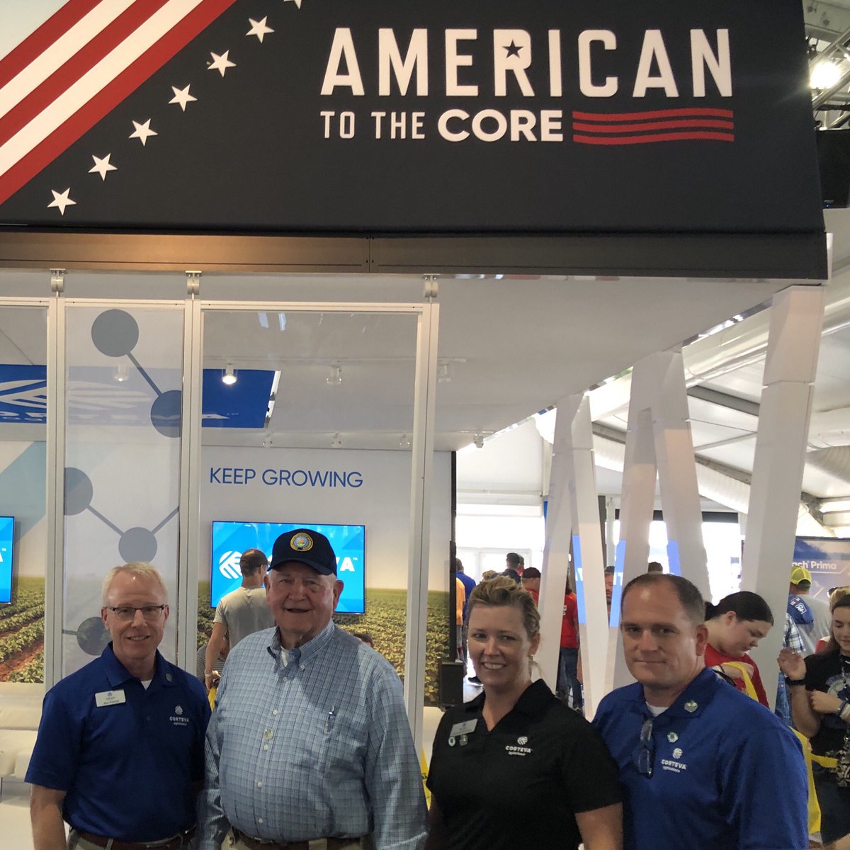 CortevaUS's tweet photo. A big thank you to @USDA @SecretarySonny for stopping by just moments ago to #ExploreCorteva at #FPS19! https://t.co/Pub6XCjqPS