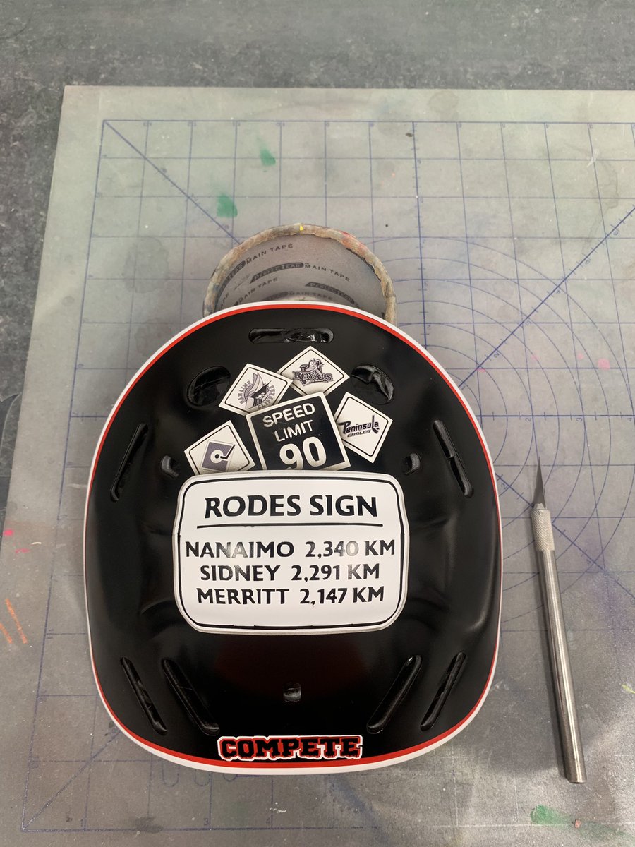 HelmetHead_D's tweet photo. After a strong evening and a great start to the do, things are coming along as planned on mask 2 for @OmahaHKY. Stay tuned!!! #NoWhiteBuckets #HHdFamily #2019MaskTour https://t.co/H1l0DkhLD5