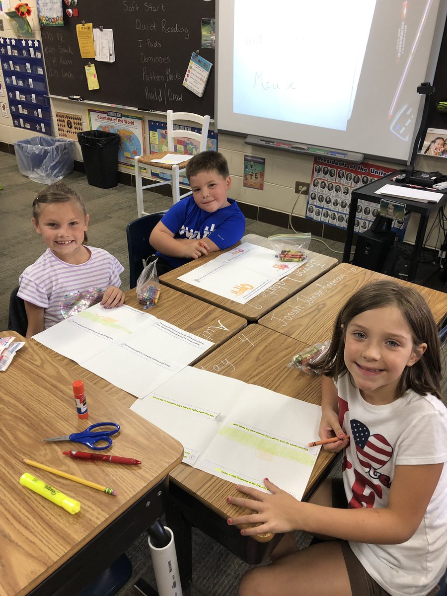 d61resposito's tweet photo. We are working hard sequencing a story we read and drawing illustrations to go with it! #d61learns #2ndgradersworkinghard https://t.co/MJCasLUBXQ