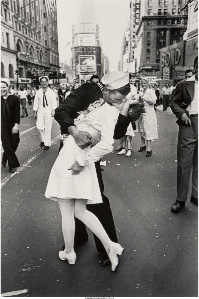 lewildy2012's tweet photo. Accidental duplication of the famous V-J Day sailor kiss at Manchester Pride at the weekend #Navypride #ManchesterPride @ManchesterPride @RoyalNavy @RNCompass https://t.co/DgZzQDNJBt