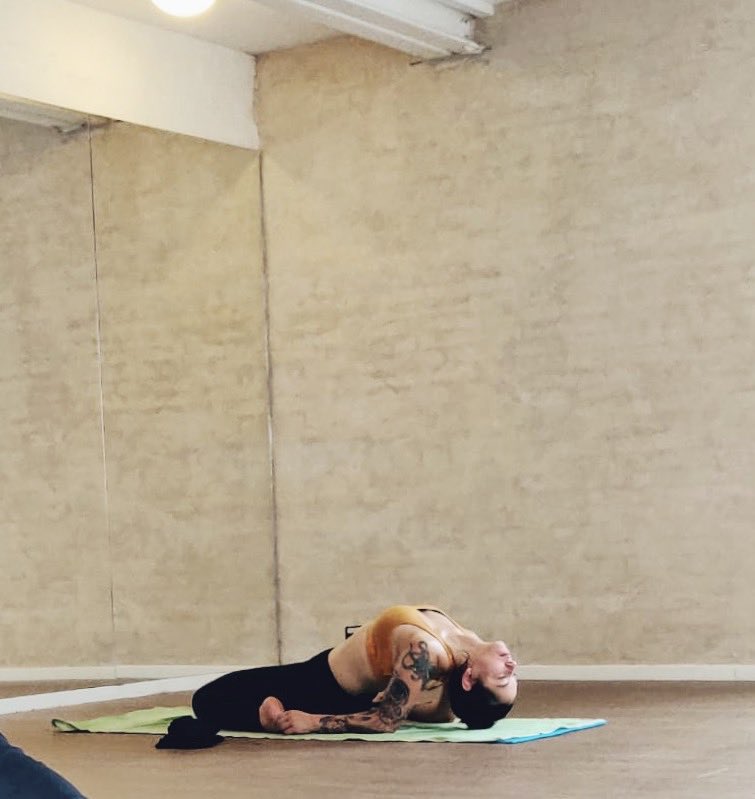 evolationyoga's tweet photo. Finding moments of pure stillness amongst the effort &amp; the sweat, the strength &amp; the balance....that’s where your inner teacher waits to guide you. You are ready. #evolationyoga #yogateachertraining #wednesday 

Photo from Copenhagen training, 2019! https://t.co/qlhdtcGsud