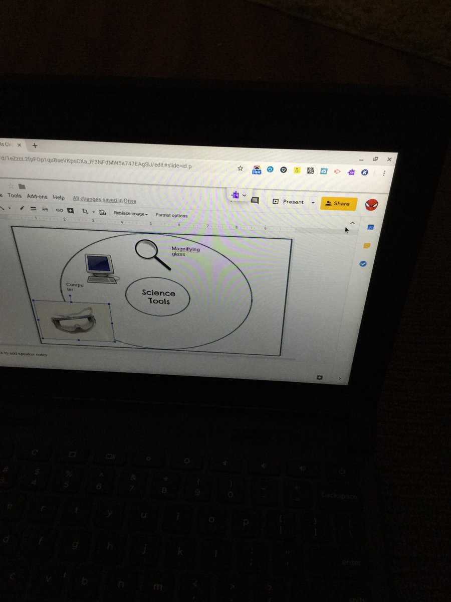 k_thomas03's tweet photo. 2nd graders are using one of their “science tools” to create a circle map about other science tools! #2ndgradescience #technologyintheclassroom @LakeviewBobcats @googleclassroom @PearDeck https://t.co/F6ZAotfkZh