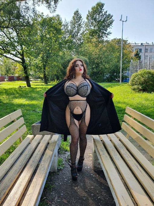1 pic. new shock photos are already on my patreon!  
undressed in a public place, shock!
https://t.co/o4ifKWh8l8