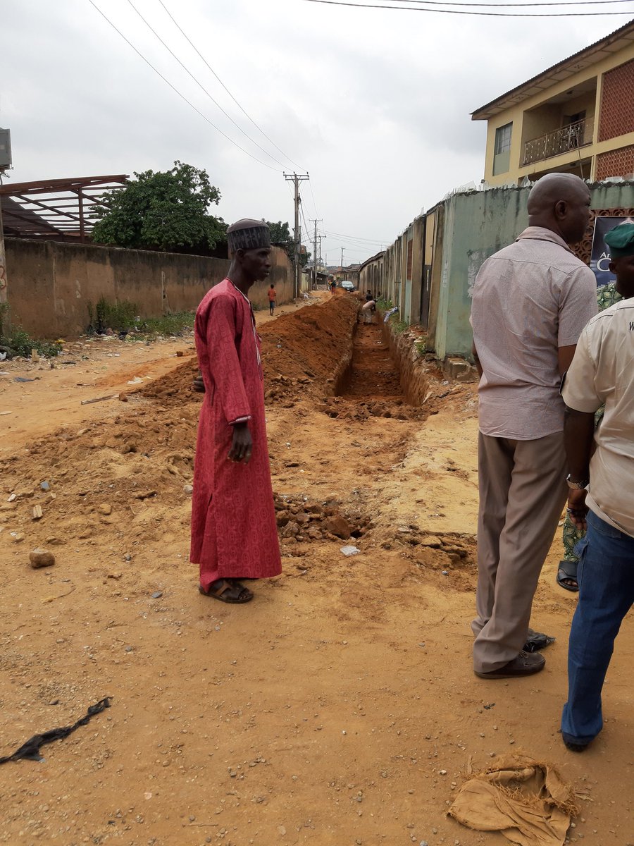 HIDtijani's tweet photo. We at Olubiyi Fayitan street to ensure our people enjoys a suitable drainage system and accessible road. Work will commence soonest https://t.co/wraiBP5w9a