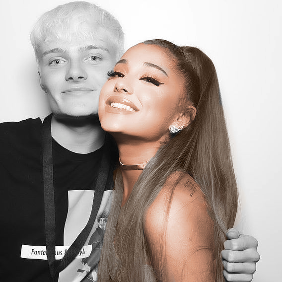 recoloursofari tweet picture