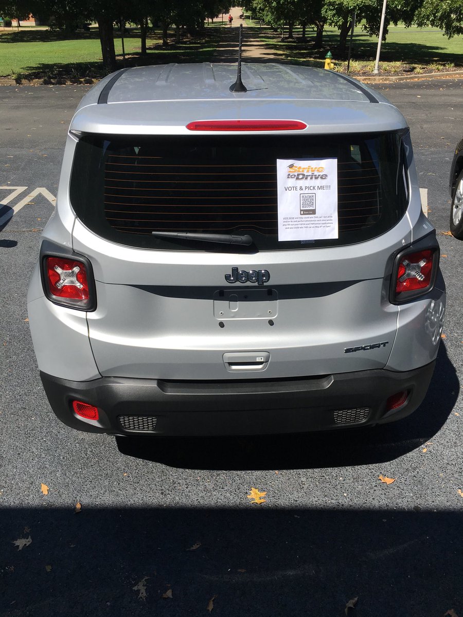 DIPLOMA_MCPS's tweet photo. SENIORS! Vote for the Jeep you want! Here are the 3 samples today at CSCC College Fair. @CDJRC https://t.co/6v5SFQHSkQ
