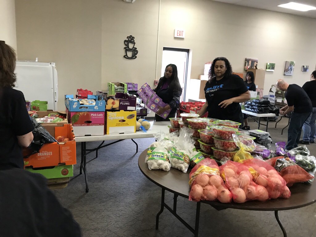 salmich's tweet photo. When we work as a team, #Detroit wins. Our friends at AT&T Michigan visited our Conner Creek Corps to organize and package a recent shipment food from @ForgottnHarvest.
Thank you, @DavidCLewisSr, @GregLClark, Robert Jones & @RepJoeTate!
#BelieveDetroit #ServingDetroit #ATTImpact https://t.co/9QdCSDGf5d