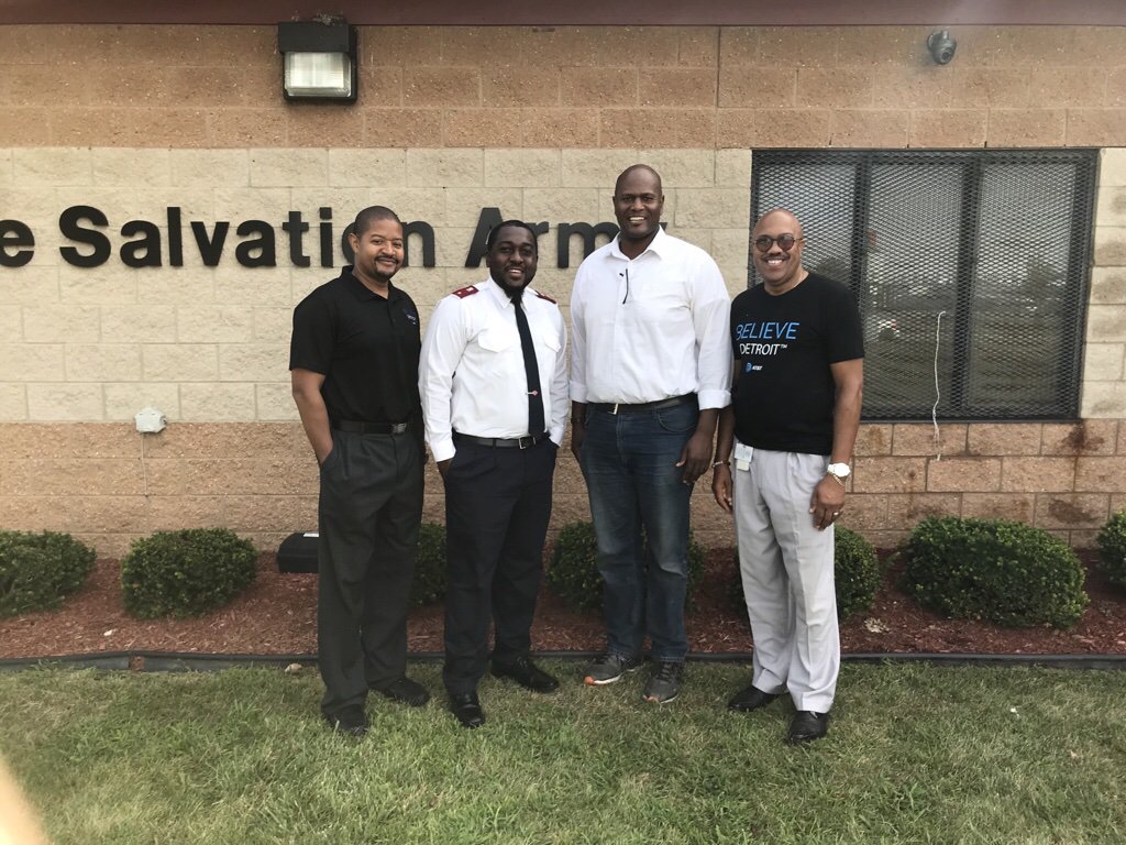 salmich's tweet photo. When we work as a team, #Detroit wins. Our friends at AT&T Michigan visited our Conner Creek Corps to organize and package a recent shipment food from @ForgottnHarvest.
Thank you, @DavidCLewisSr, @GregLClark, Robert Jones & @RepJoeTate!
#BelieveDetroit #ServingDetroit #ATTImpact https://t.co/9QdCSDGf5d