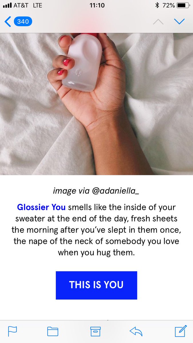 caitlinayres's tweet photo. @glossier so what you’re telling me is that Glossier You smells sweaty. 😶 https://t.co/uguzxjYptE