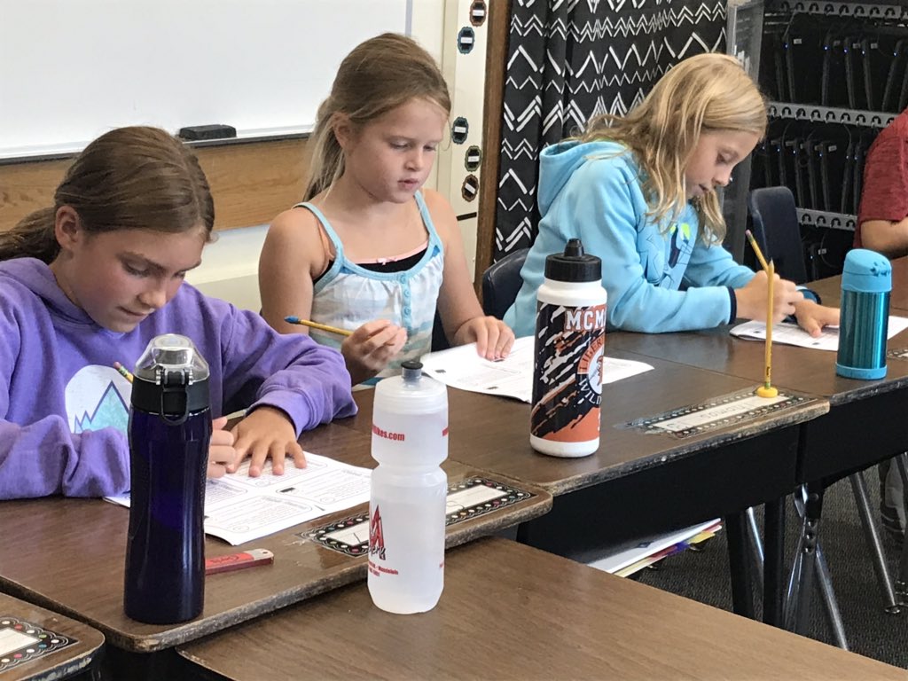 Lesniewiczd70's tweet photo. Working together to figure out what genre the text could be. #d70raptors https://t.co/fC30mefJ1O