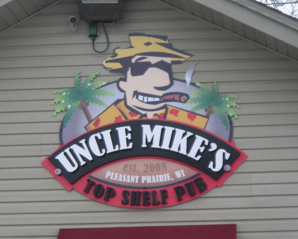 SARKenosha's tweet photo. Did you know: 25% of Americans will do some sort of traveling this coming Labor Day weekend. Take advantage of the opportunity to share your business with these out-of-towners with high quality outdoor signage! #holidaytravel #outdoorsigns #marketing https://t.co/aqHTKymmtD