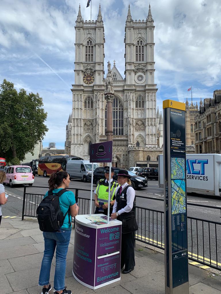 MPSWestminster's tweet photo. #ProjectServator officer alongside @VictoriaBID ambassador welcoming visitors to the recently enlarged Victoria Westminster BID whilst deployed nearby @wabbey  We look forward to even more joint working with you in the future to keep London safe. #ActionCountersTerrrorism https://t.co/q6kGDVCZ9B