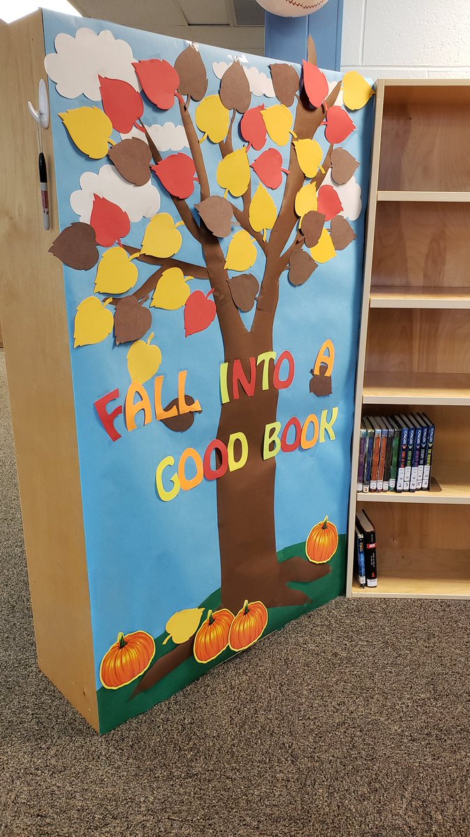 librarianliana's tweet photo. After trying to keep up with the flurry of post-its scrawled with student book recommendations, my clerk created this seasonal solution! When a student loves a book, they can now share it on a leaf for everyone to see.
#onewhitfieldreads #readingwaves #gmla #communityofreaders https://t.co/nK4PQXKY3s