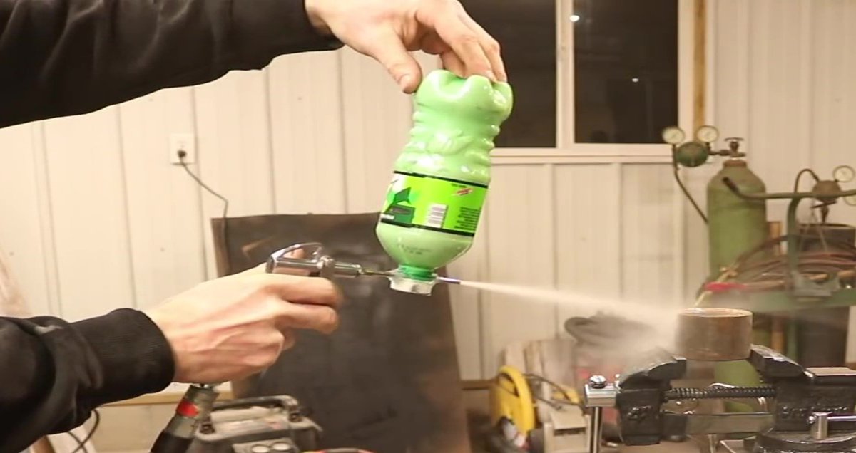 workRiDcom's tweet image. How to make a sandblaster under  6 $, Know you can do it with WORKIND.

workind.com/articles/DIY-S…

#workind #HowTo #tools #instrumentals #industries #makeit #Sanders #Brexit