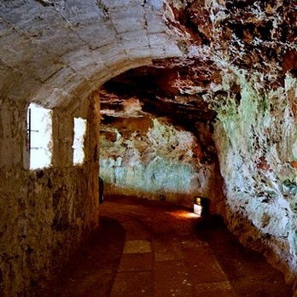 AutoMenorca's tweet photo. Una de las visitas obligadas en #Menorca que no te puedes perder: Fuerte Marlborough. Más info en nuestro blog:
https://t.co/YQDZqeJV9n https://t.co/Of4rnafyB2 https://t.co/hPXsyCWV3G