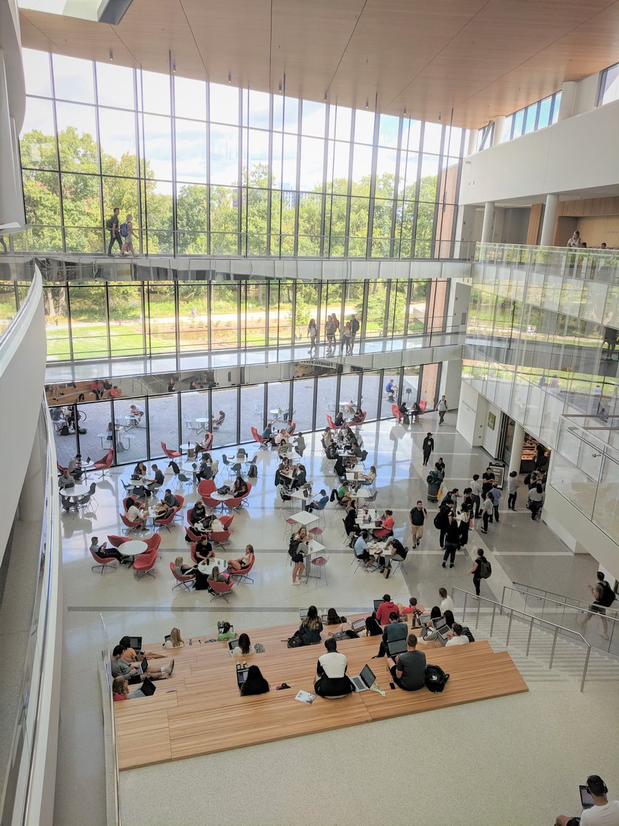MSU_MBA's tweet photo. The first day of classes for Broad MBAs in the Minskoff Pavilion. This facility was build for learning, collaboration and networking. Great to see all 3 of those things are already happening. #SpartansWill #GoGreen #MSUSpartans #MSU #BroadCollege #MSUMBA #bschool https://t.co/ttDWhdXata