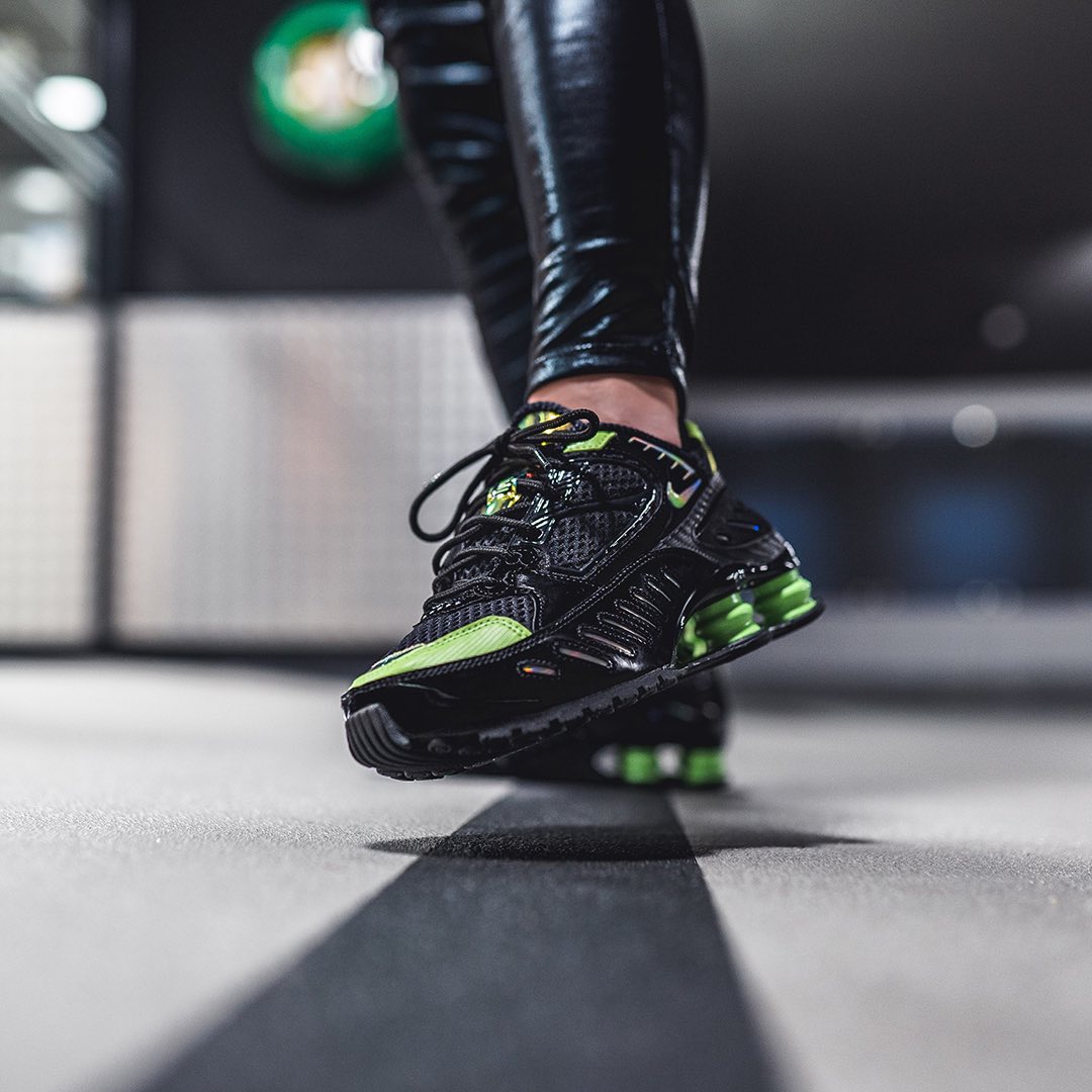 inside nike shox