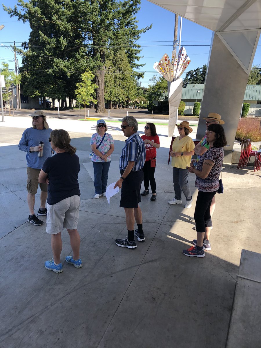 SHookerLee's tweet photo. #aarpor volunteers getting pre-walk instructions. Come find out how you too can become a volunteer. https://t.co/JDDWF3MS3M