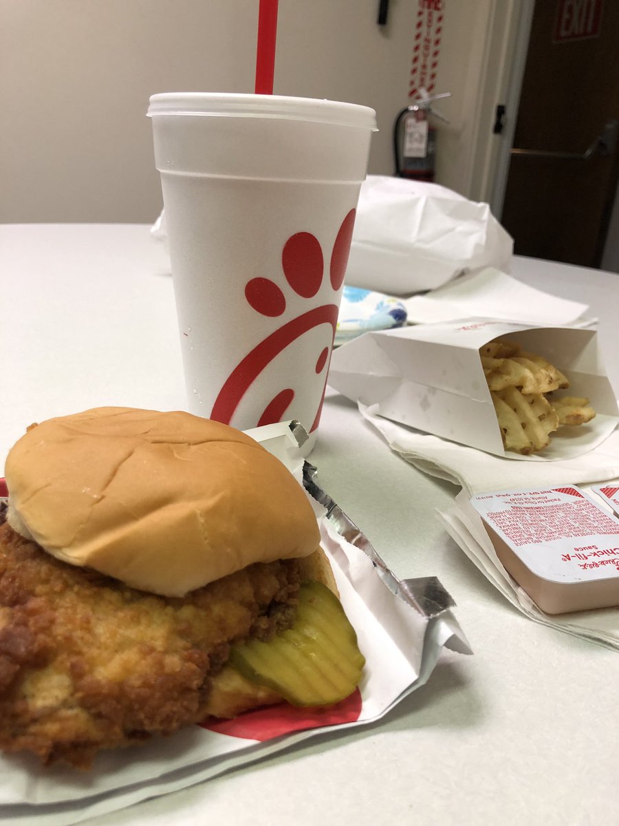 bmpocceschi's tweet photo. @PrestonSteve933 I’ve been thinking about chicken sandwiches since 8 am... take a look at “them pickles!” @prestonelliot @mor100 @NickMcIlwain1 @CaseyBoyCasey @kathyromano11 @MarisaMagnatta @ChickfilA https://t.co/8QKNLiWM20
