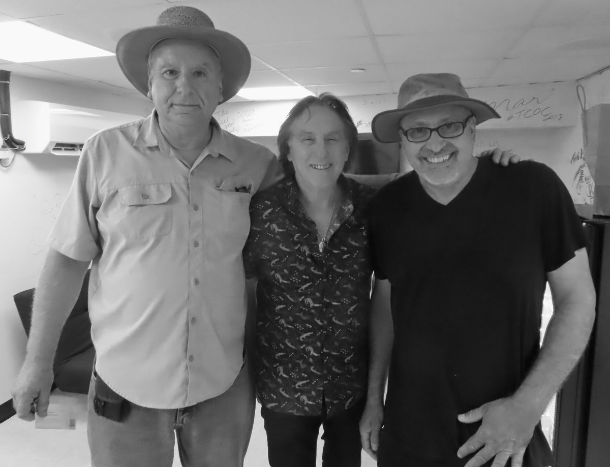 FranklinPhilip's tweet photo. Saturday night LIVE in Norwalk, CT with #DennyLaine
August 24, 2019
( L to R : Frank, Denny, and Philip ) https://t.co/Orqft7cAq5