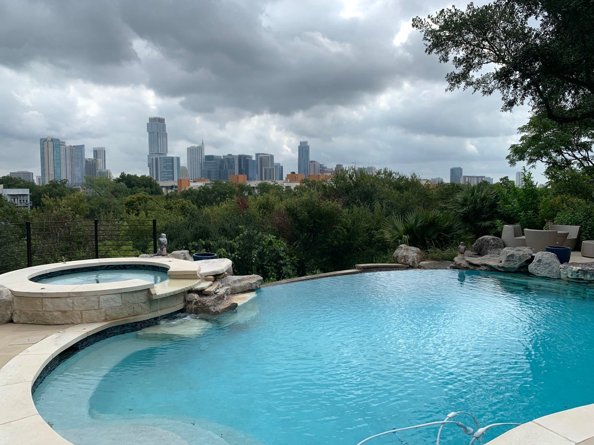 TXOutdoorLights's tweet photo. We are at a client's home this week adding more lighting to his beautiful home. Check out the view we are blessed to have while at work! When a client calls to add more lights, we know we are doing it right! #texasoutdoorlighting #landscapelighting #atxlighting #outdoorlighting https://t.co/V7VshT08E1