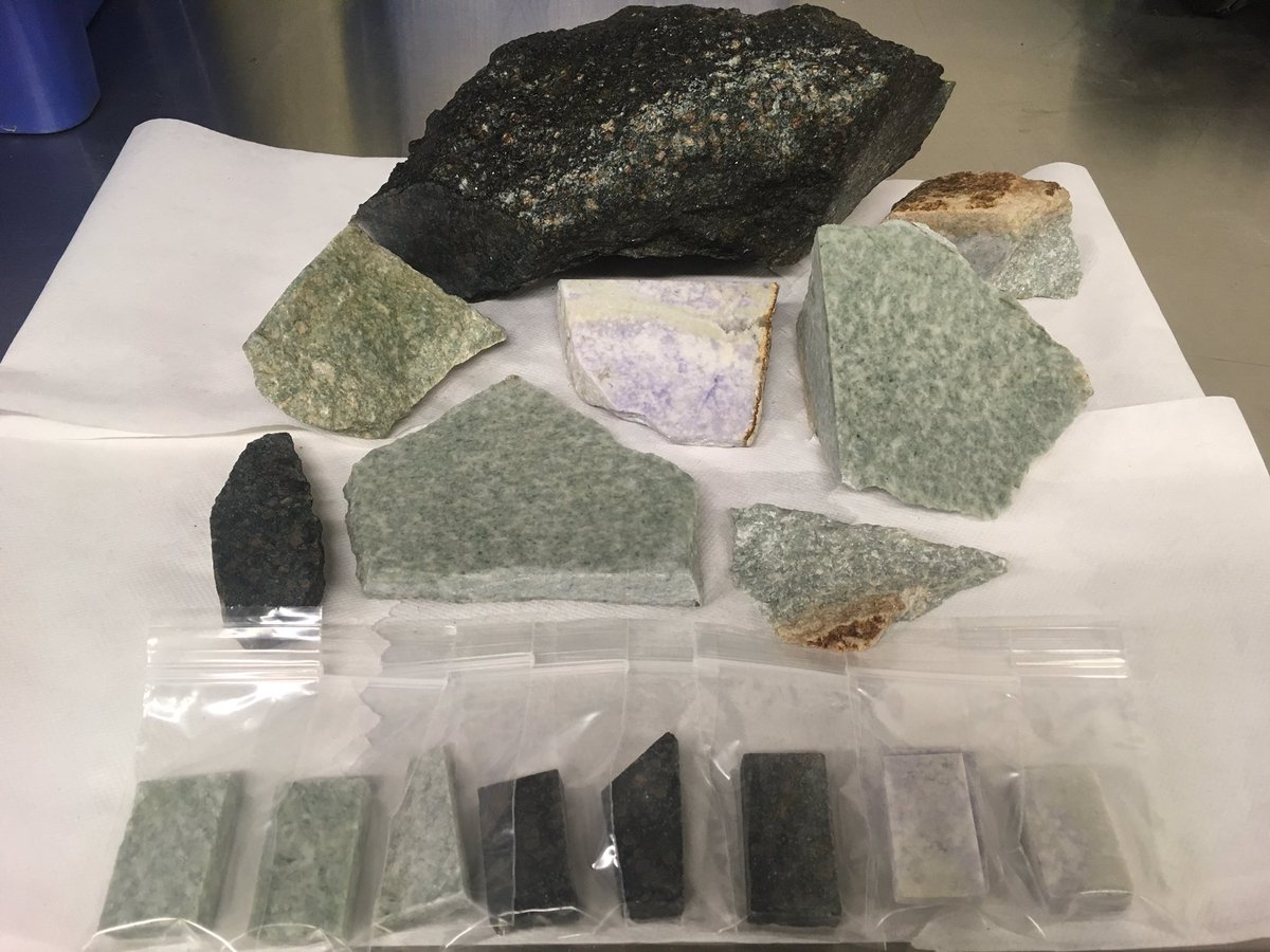 Preparing some jadeite and eclogite samples for my undergrad student. Neat little BSc project!