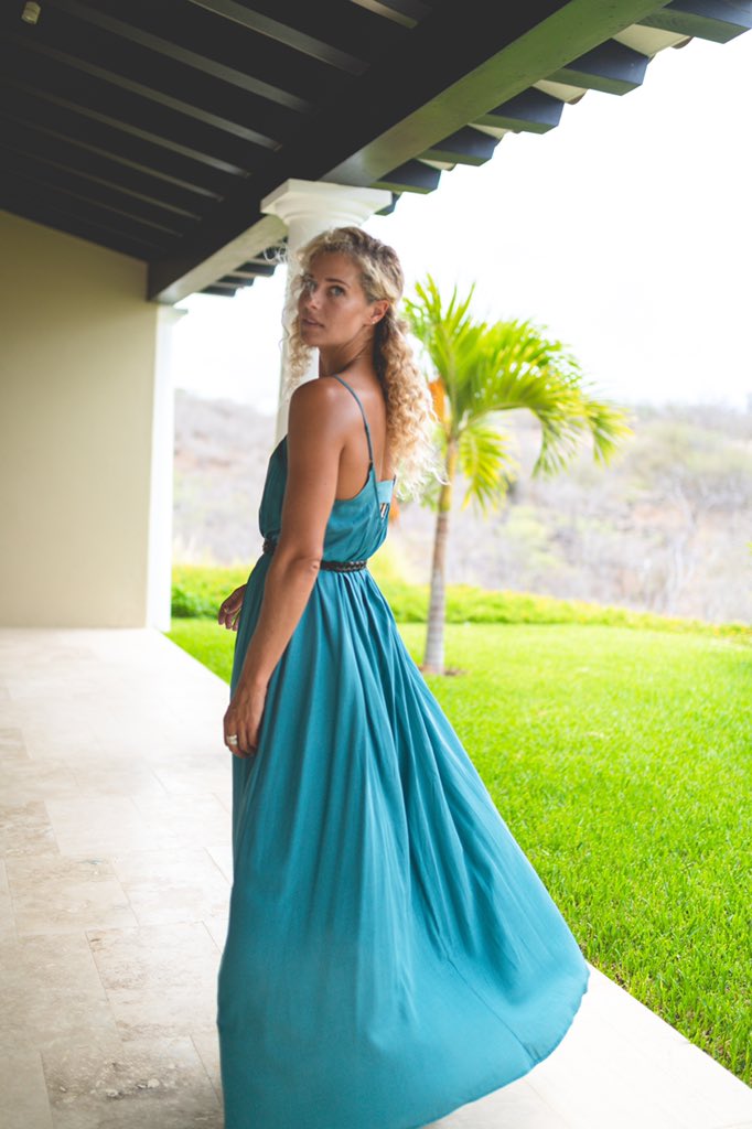 ☀️ Enjoying my last day at Casa Oasis 🌵 @oceanpacificgroup 📷 @fulks #cabo #sun #sand #desertlife #beach #waves #surf  <a href="/aaron/">Aaron LaBerge</a>.desilva @camilamtv