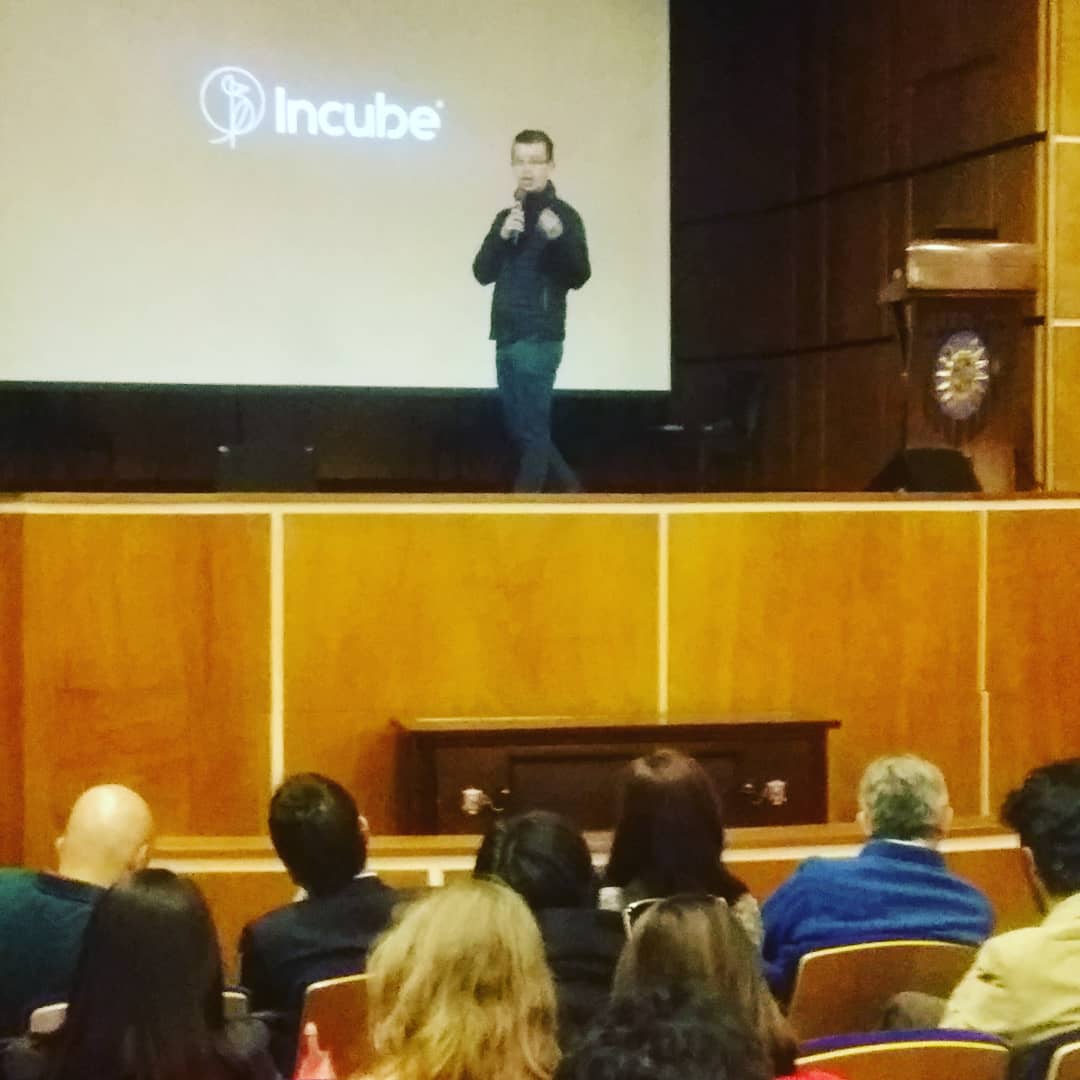 comsocial_usta's tweet photo. Augusto Moreno, Presidente de @GlobalIncube conversa con los estudiantes de @Yosoyparalapaz sobre las motivaciones para ser emprendedor. @USTA_COLOMBIA https://t.co/TC7dwfeGcf