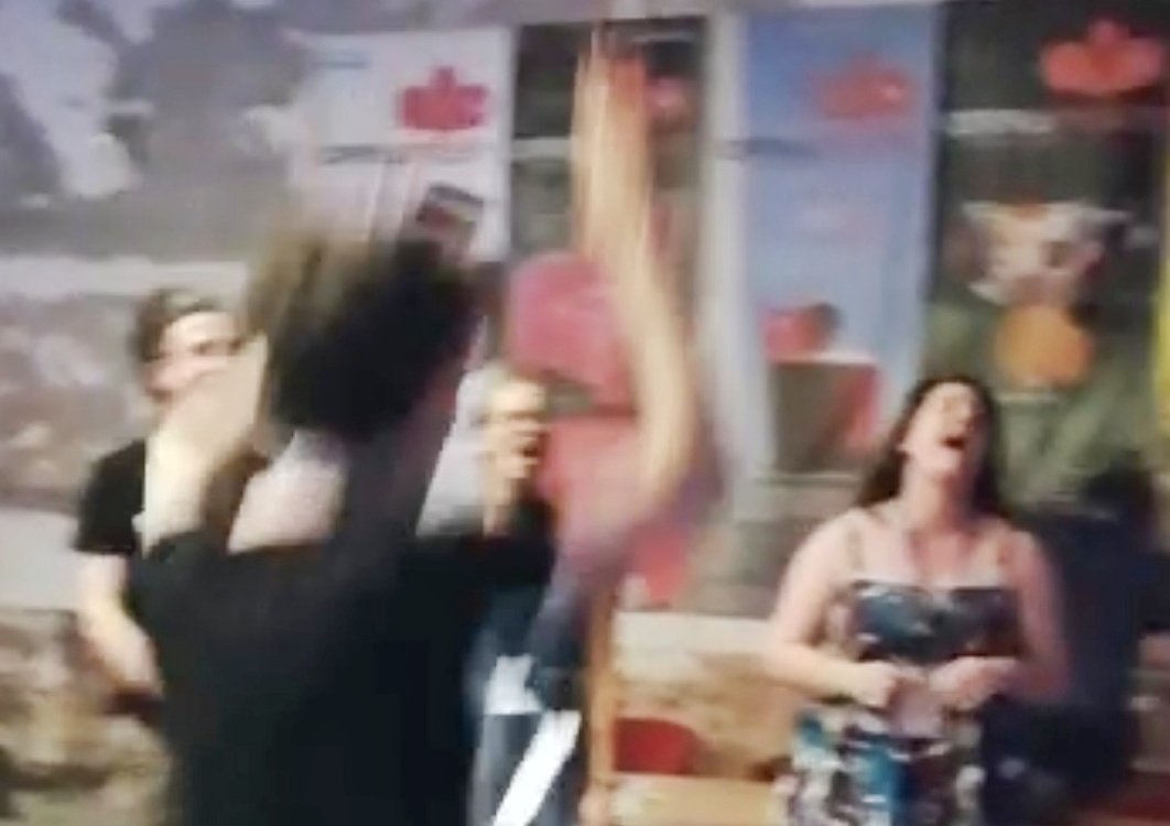 twitijele's tweet image. Me trying to be von Karajan whilst conducting a qoir of demonstrative audience members with @EmilyJMay1996 after #YasmeenGodder inspirative piece Demonstrate Restraint at #bmotiondanza2019 #springbackexploratorium #audienceengagement #contemporarydance