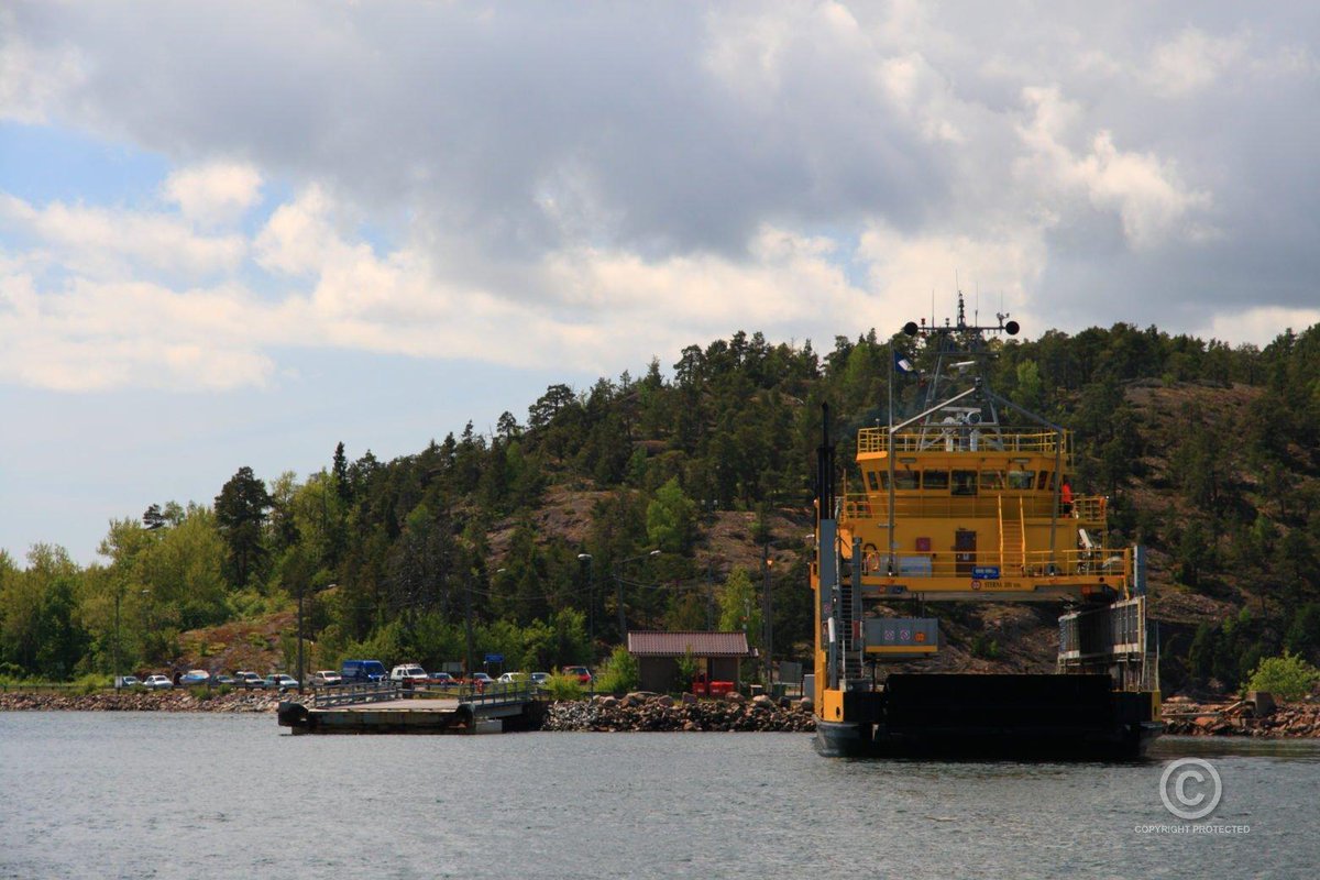 VisualFinland's tweet image. Lauttayhteys Paraisten ja Nauvon välillä. Tunnistatko kummassa satamassa ollaan?

Kuva Visual Finland -kuvapankissa: visualfinland.com/downloads/kuva…

#saaristonrengastie #nauvo #parainen #matkailu #valokuvaus #liikenne #saaristo #kesä #mökkeily